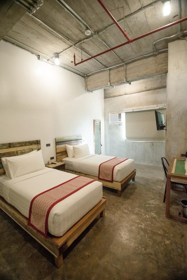 Dumaguete City The Bricks Hotel מראה חיצוני תמונה