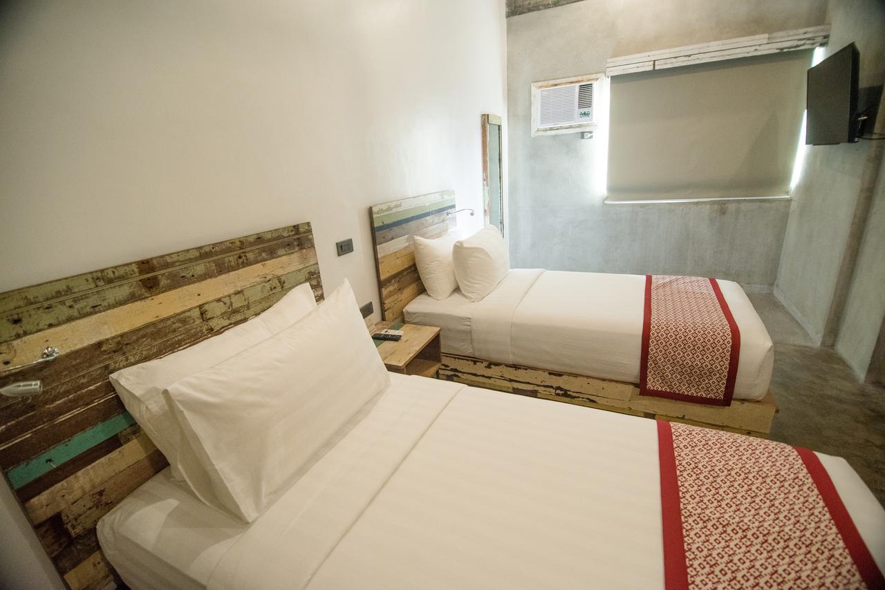 Dumaguete City The Bricks Hotel מראה חיצוני תמונה